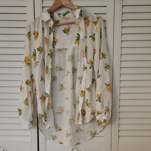 jenn and delessy Tops - Lemon Print Button Down Shirt